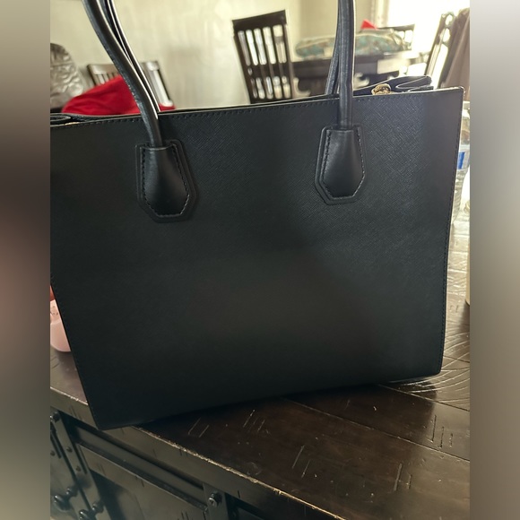 Michael Kors black handbag. Great condition - Picture 5 of 10